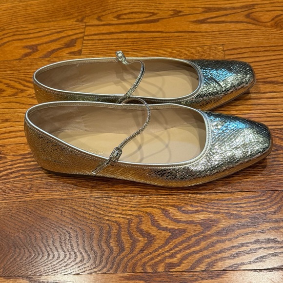 Veronica Beard Ellie Metallic Maryjane Ballet Flat in Platinum Gold Size 9 EUC - Picture 4 of 11